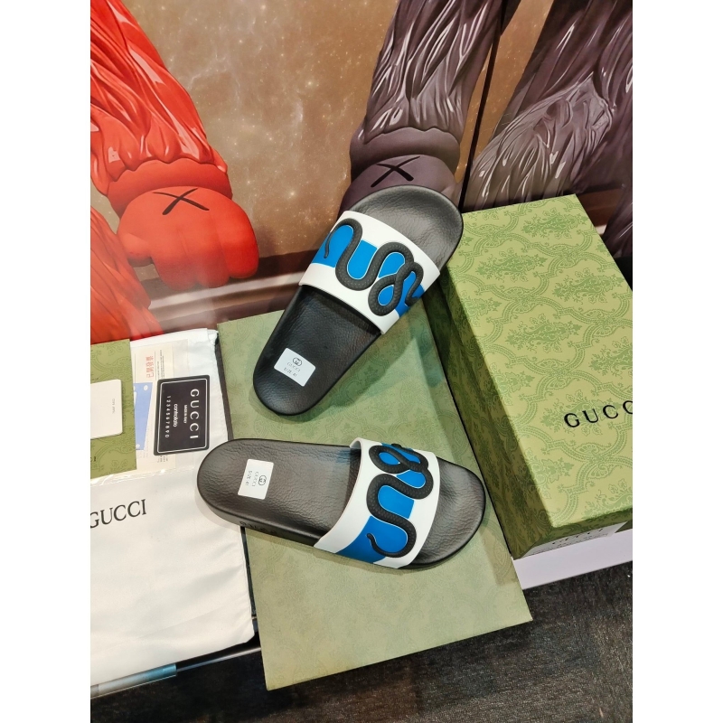 G*u*i slippers